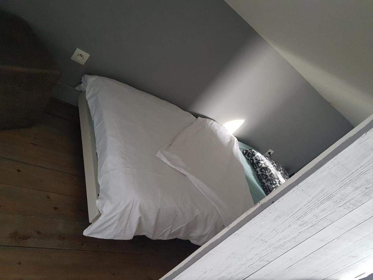 Gite Cocooning Avec Piscine Bouge-Chambalud Ngoại thất bức ảnh